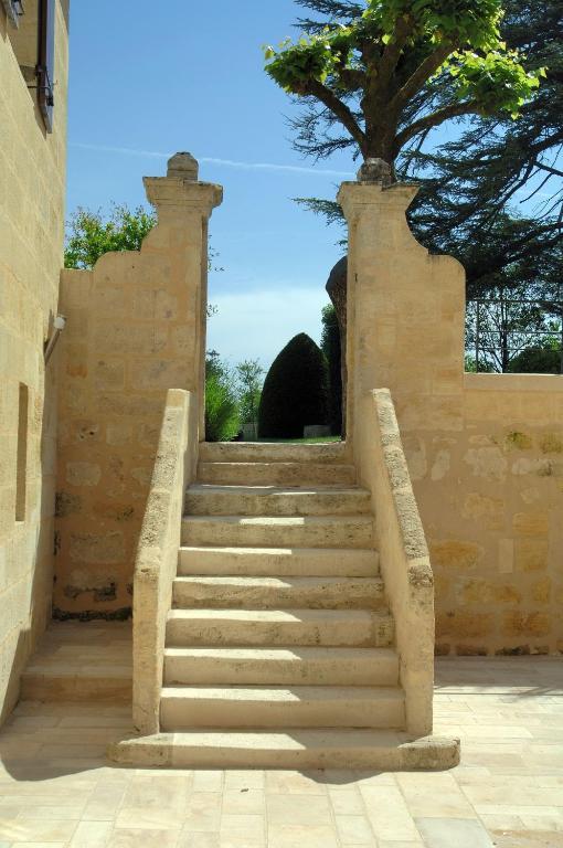 Hotel Au Logis Des Remparts Saint-Emilion Luaran gambar