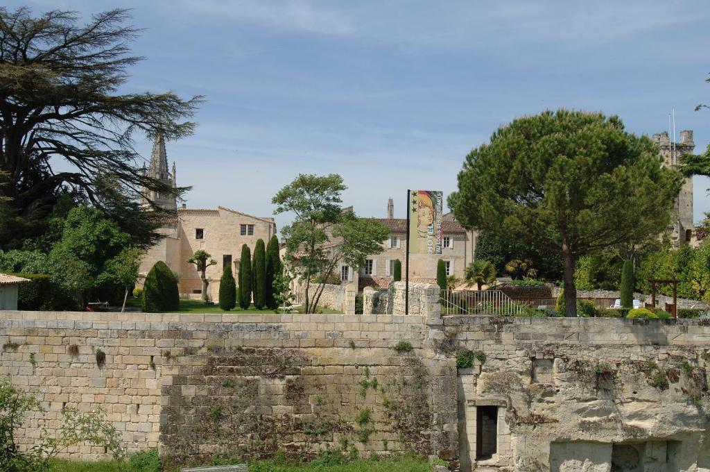 Hotel Au Logis Des Remparts Saint-Emilion Luaran gambar